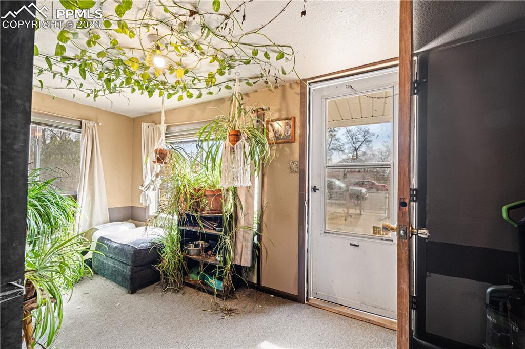 Image 6 of 26: Entry