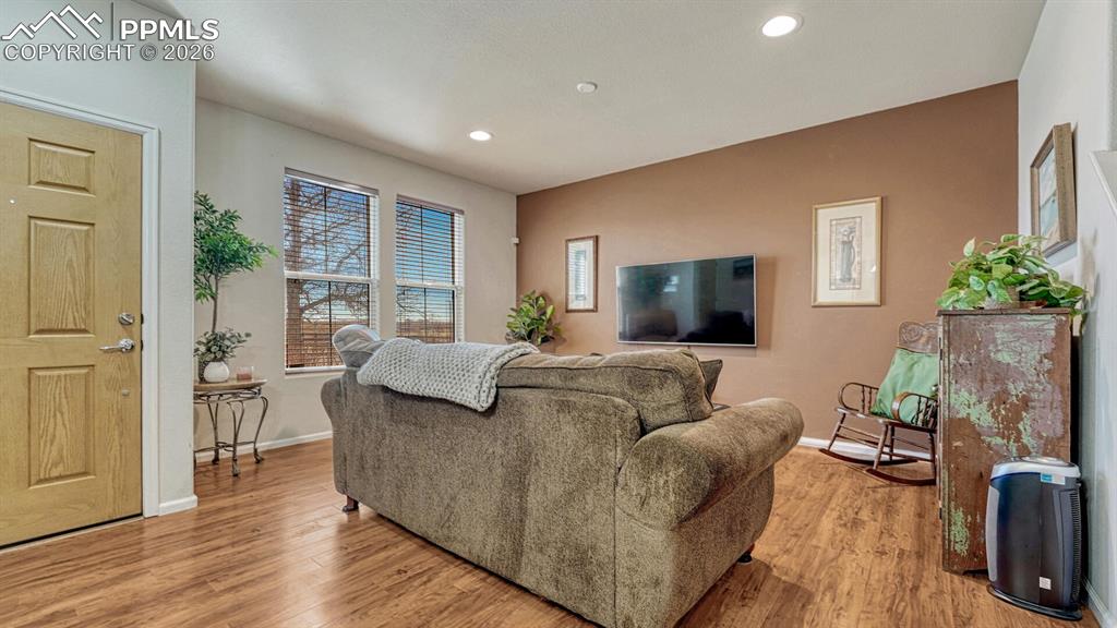 Image 6 of 24: Large Living Room with great natural light!
