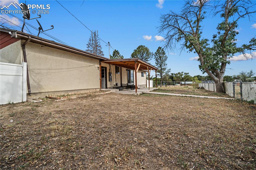 Image 24 of 28: Back of Structure