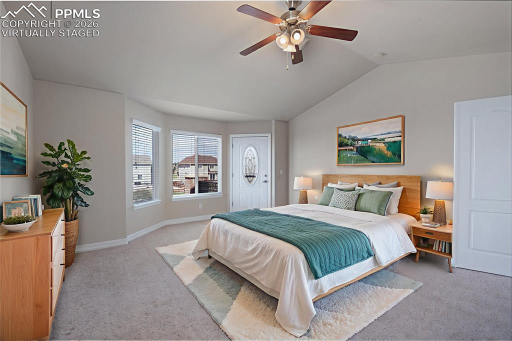 Image 12 of 29: Kitchen