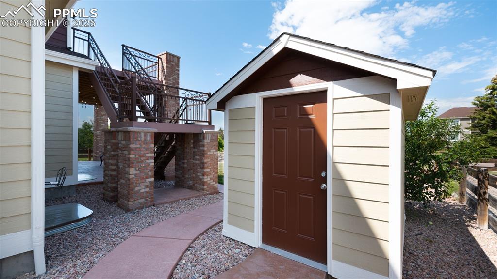 Image 28 of 29: Patio