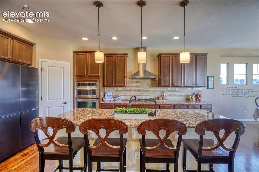 Image 15 of 50: Kitchen