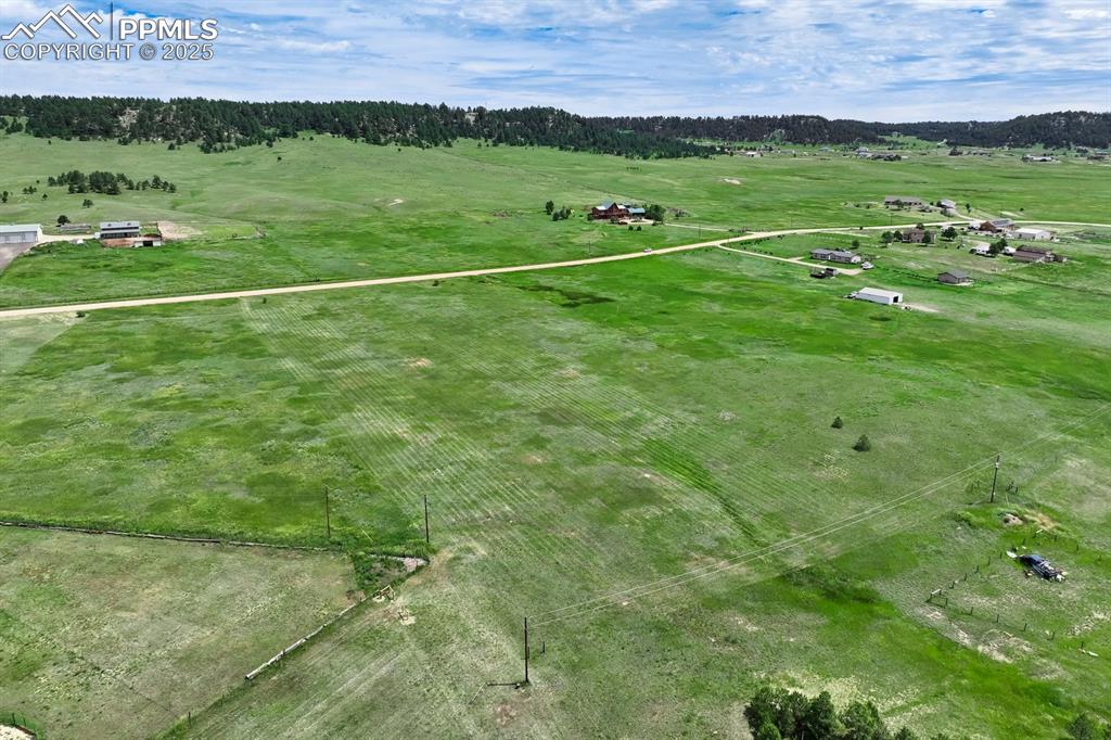 Image 7 of 20: Aerial view of sparsely populated area