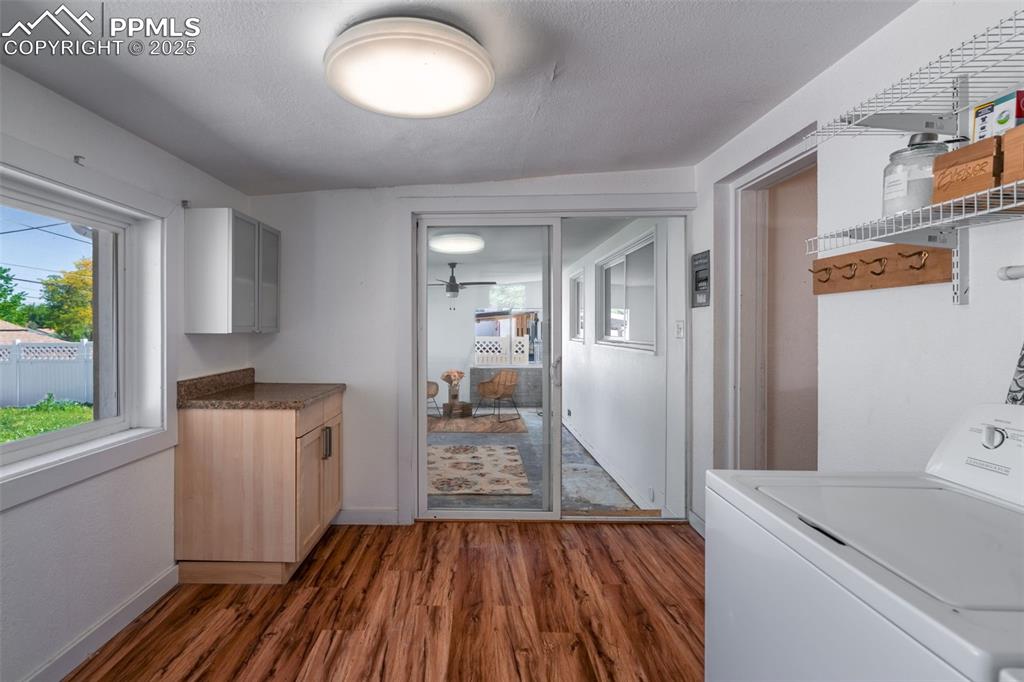 Image 19 of 31: Laundry