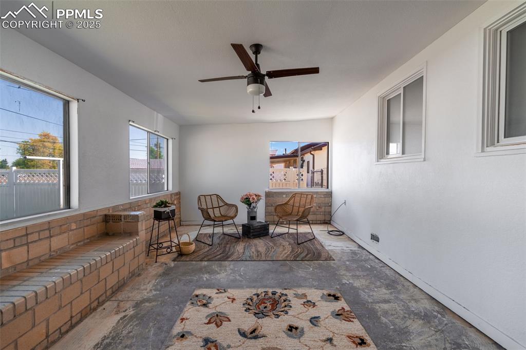 Image 20 of 31: Sun Room