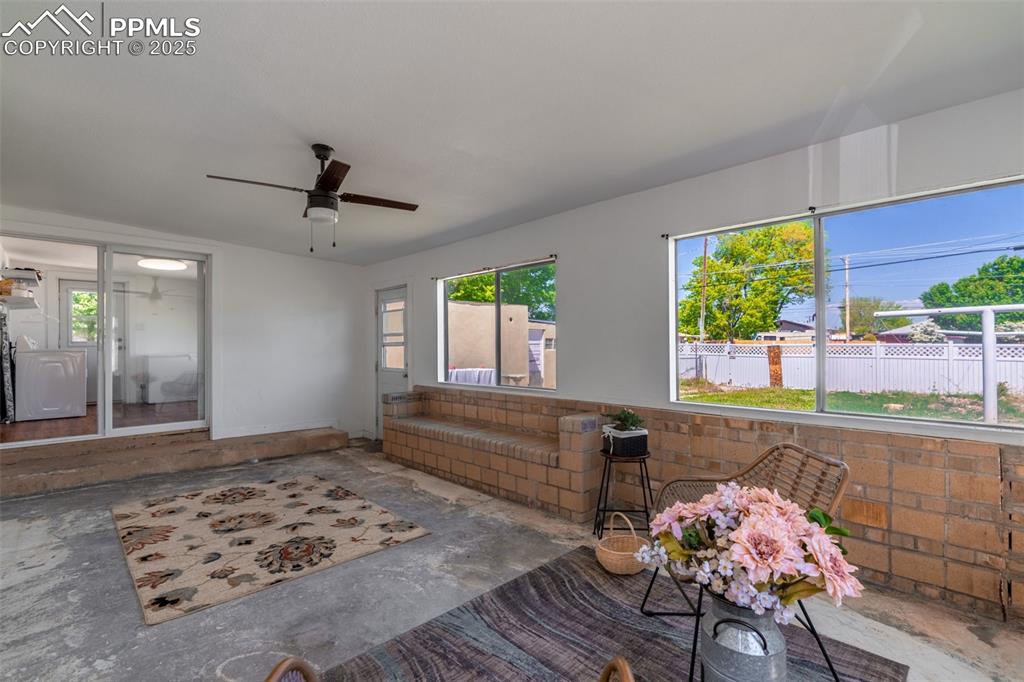 Image 21 of 31: Sun Room