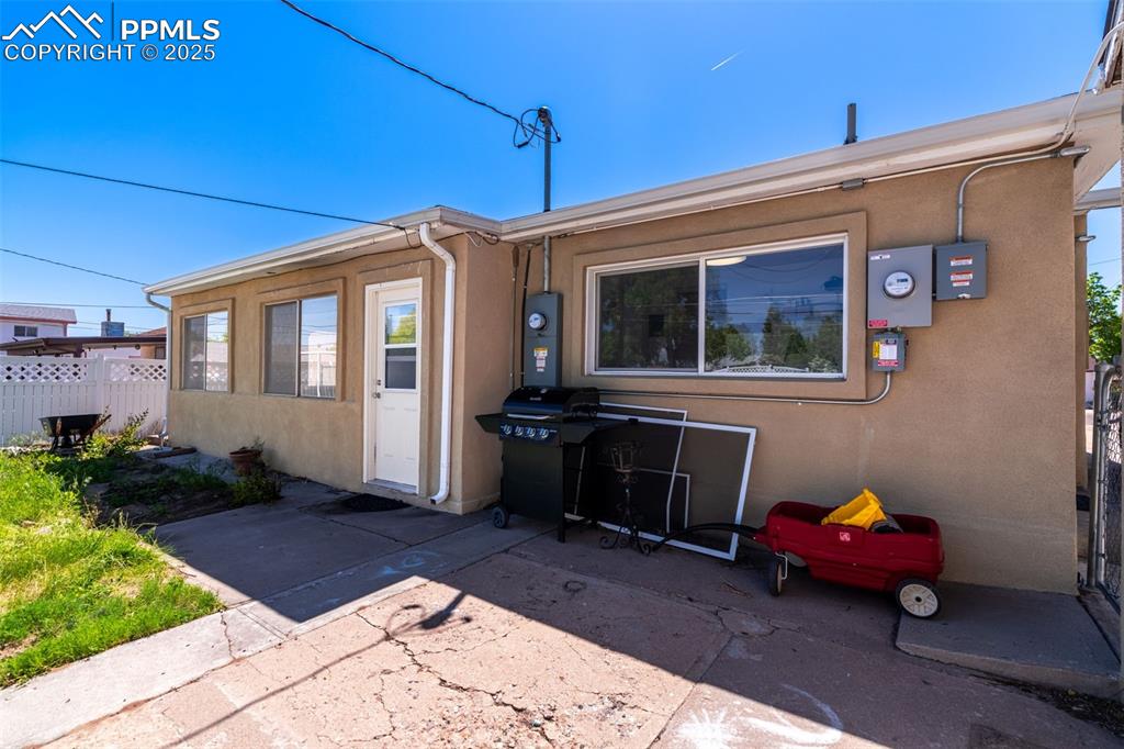 Image 26 of 31: Back of Structure