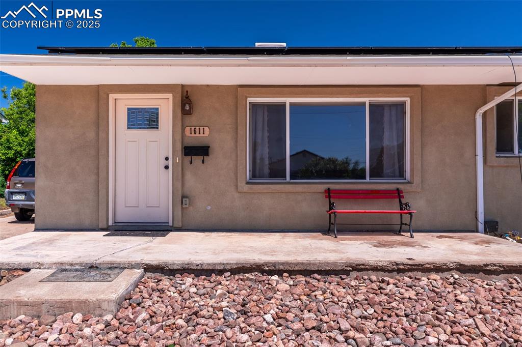 Image 31 of 31: Entry