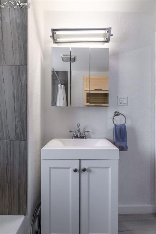 Image 9 of 31: Bathroom