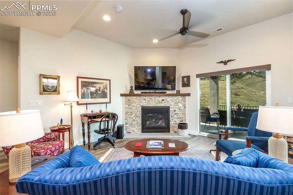 Image 15 of 50: Living Room