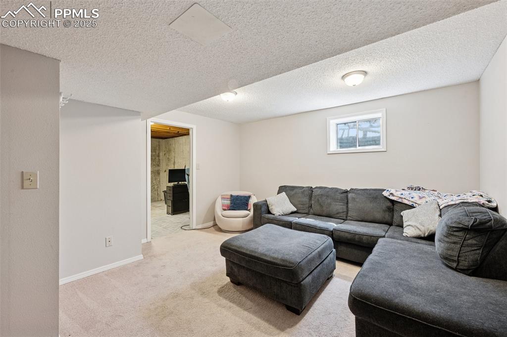 Image 15 of 24: Living Room