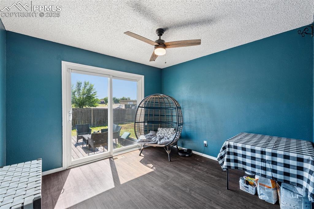 Image 8 of 24: Bedroom