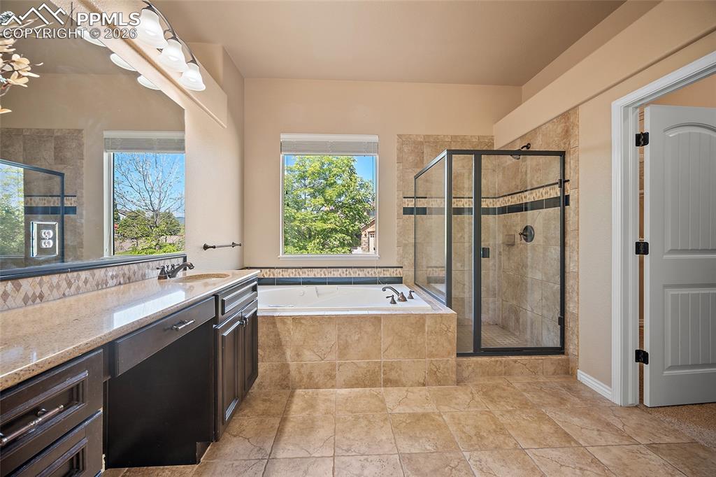 Image 15 of 31: Bathroom