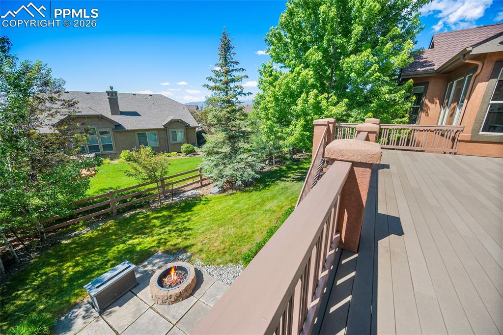 Image 27 of 31: Deck