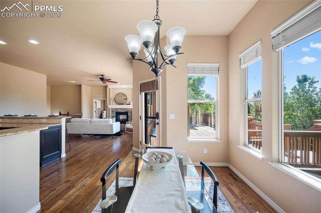 Image 6 of 31: Dining Area