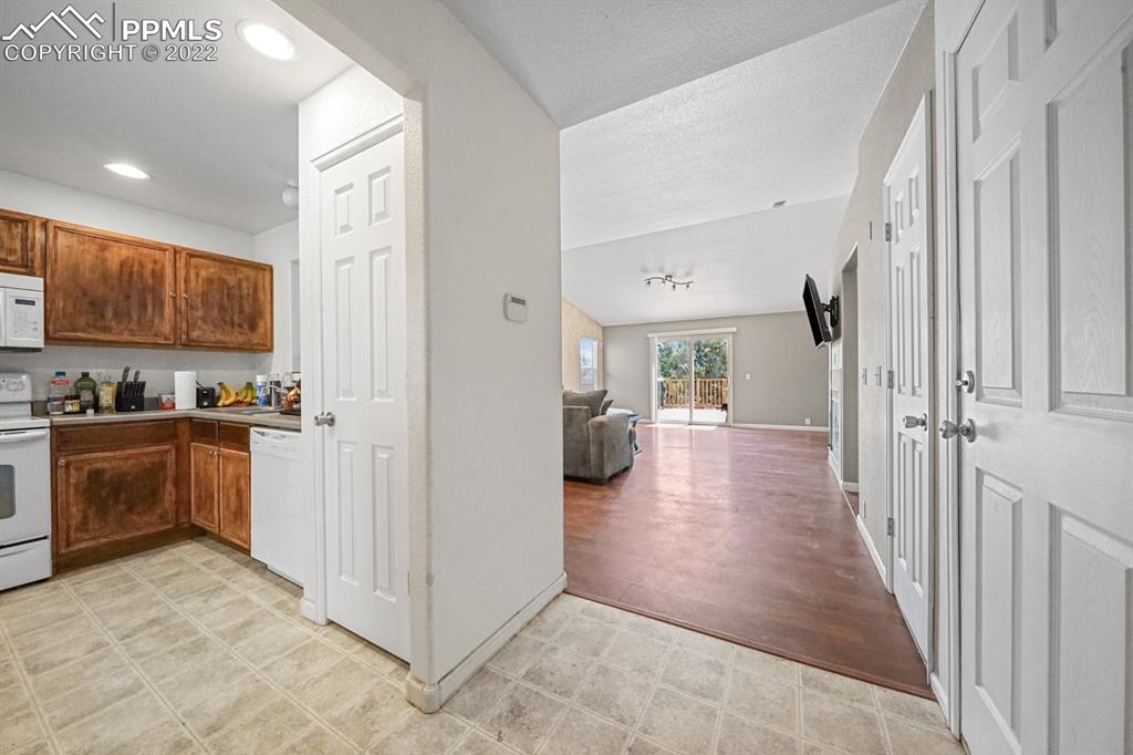 Listing 7653254, Image 12 of 27