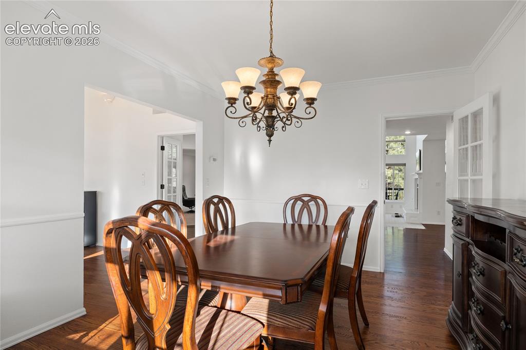 Image 10 of 42: Dining Room
