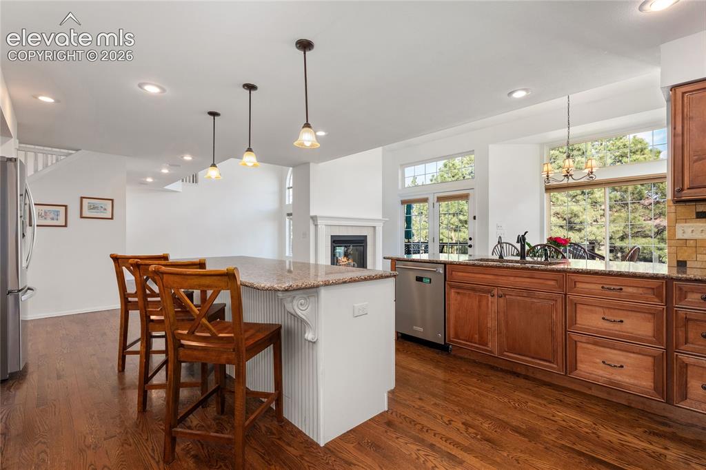 Image 17 of 42: Kitchen