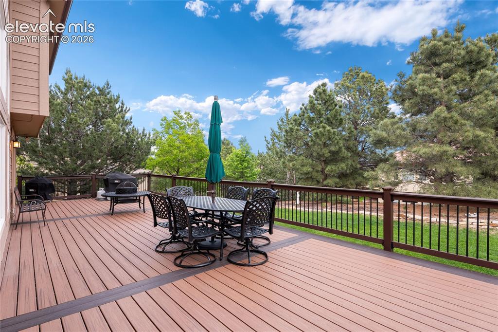 Image 39 of 42: Deck