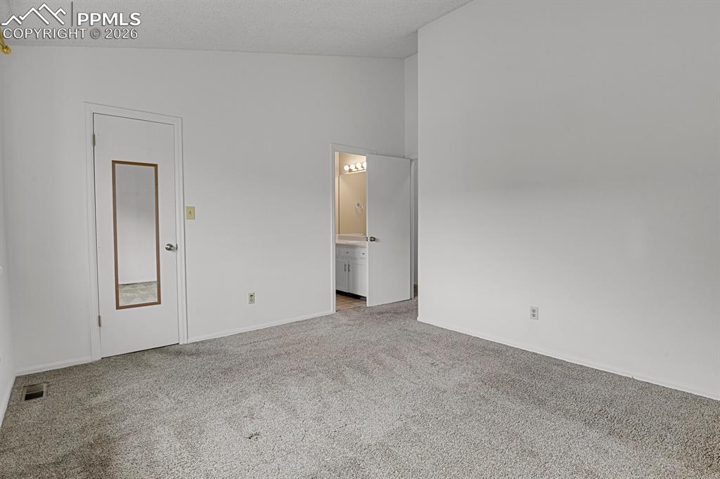 Image 11 of 19: Bedroom