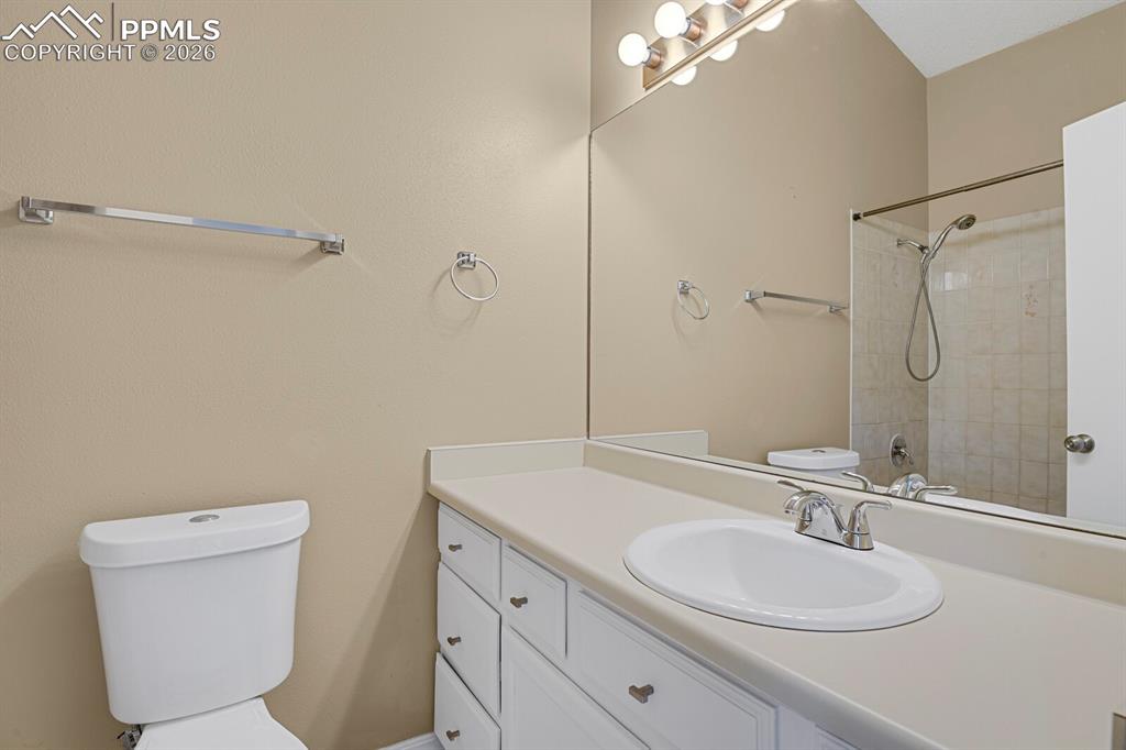 Image 12 of 19: Bathroom