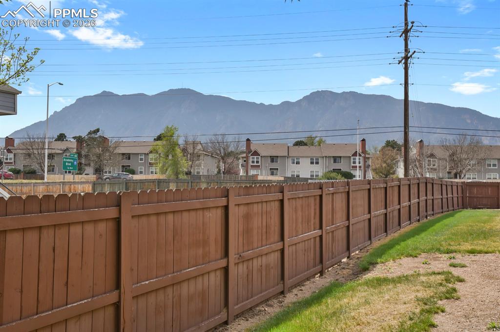 Image 19 of 19: Yard