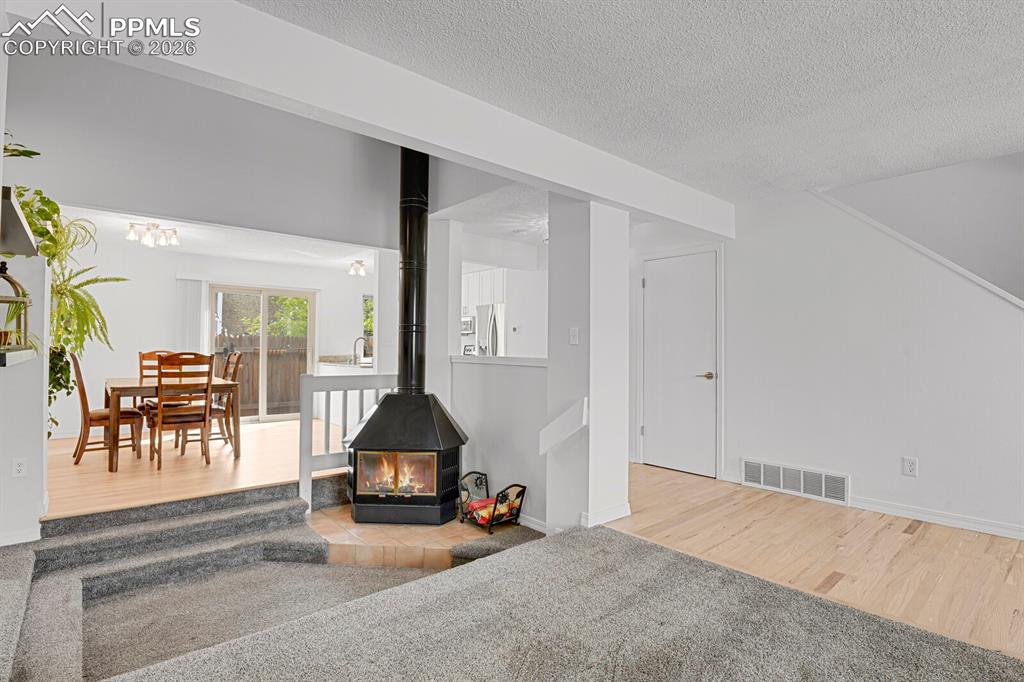 Image 4 of 19: Living Room