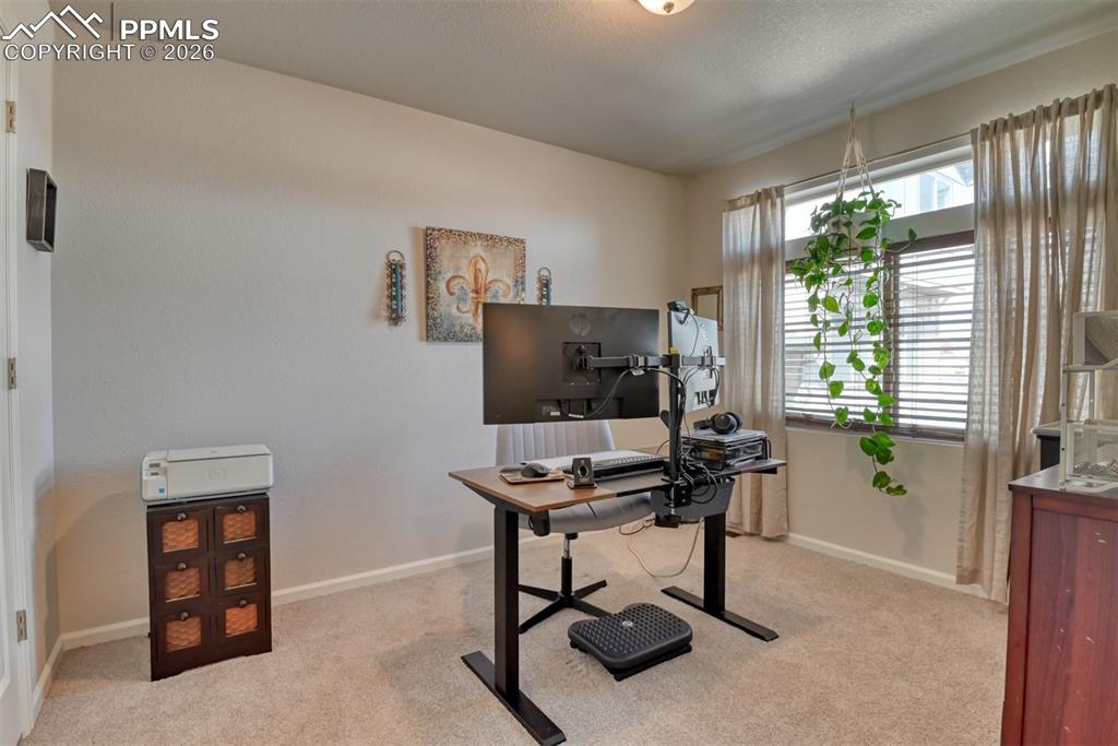 Image 18 of 30: Bedroom