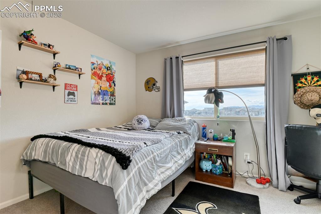 Image 21 of 30: Bedroom