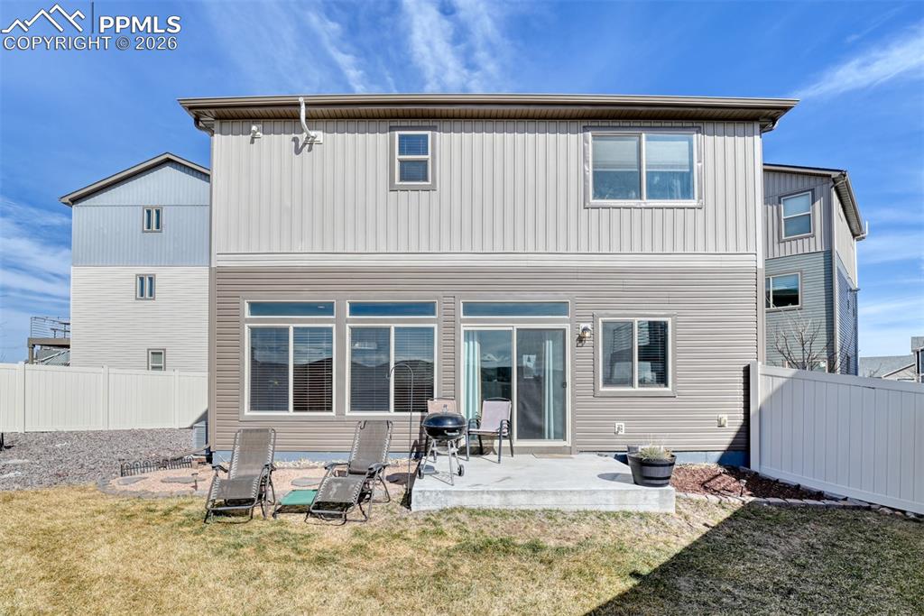 Image 24 of 30: Back of Structure