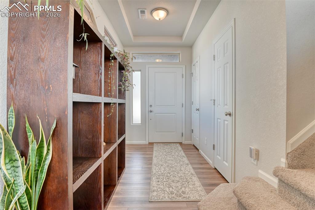 Image 3 of 30: Entry