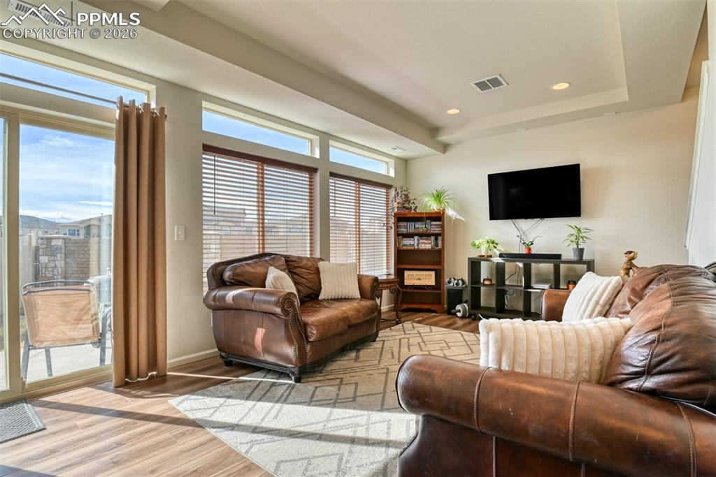 Image 7 of 30: Living Room