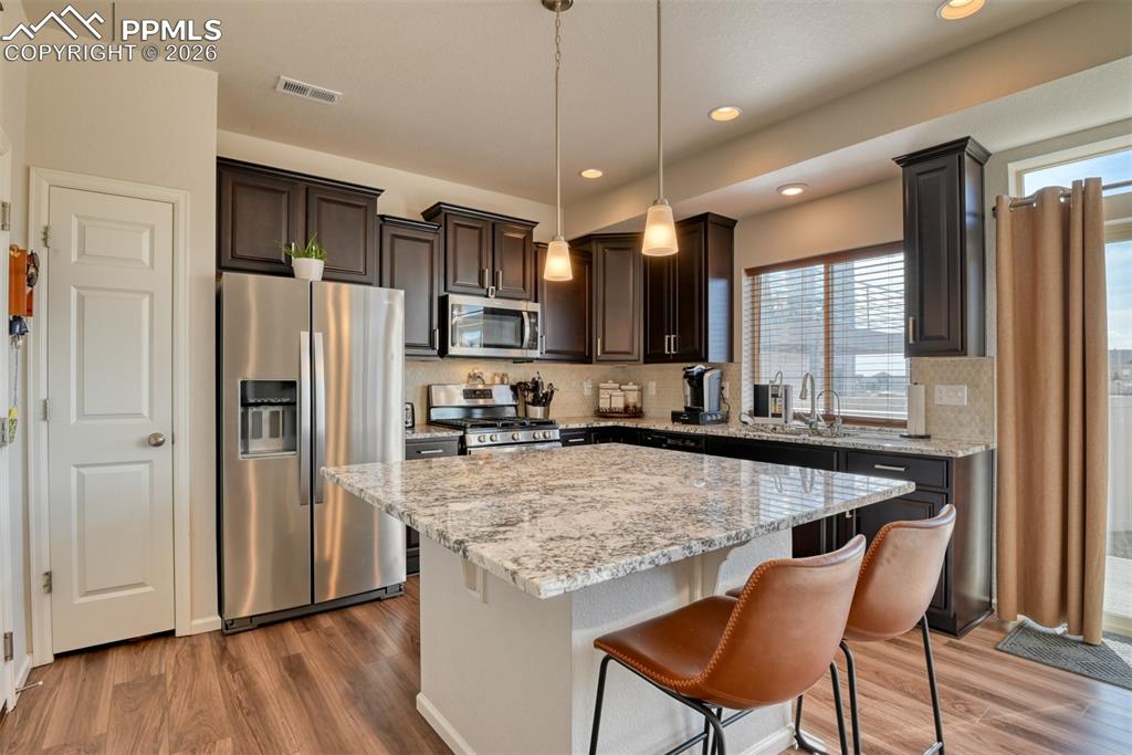 Image 9 of 30: Kitchen