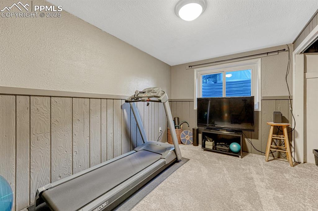 Image 21 of 50: Exercise Room