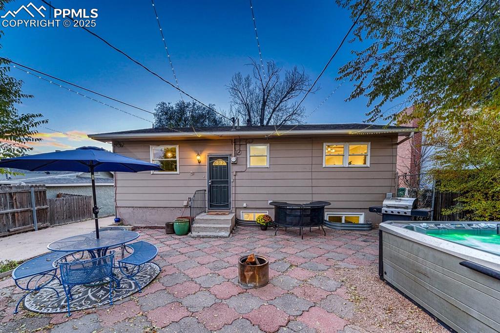 Image 30 of 50: Back of Structure