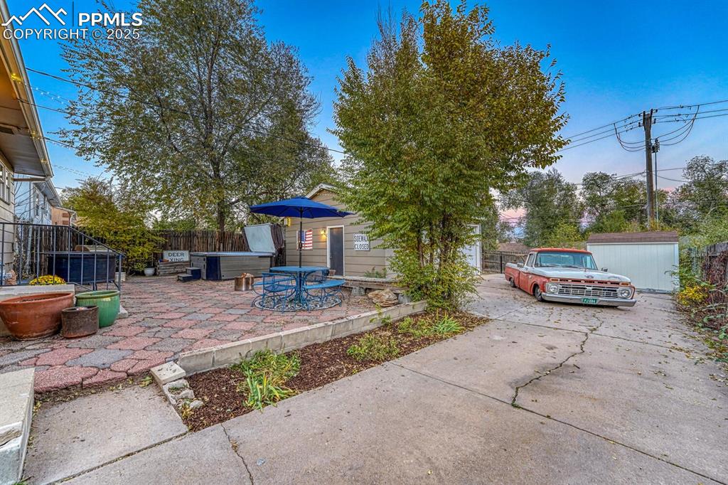 Image 38 of 50: Patio