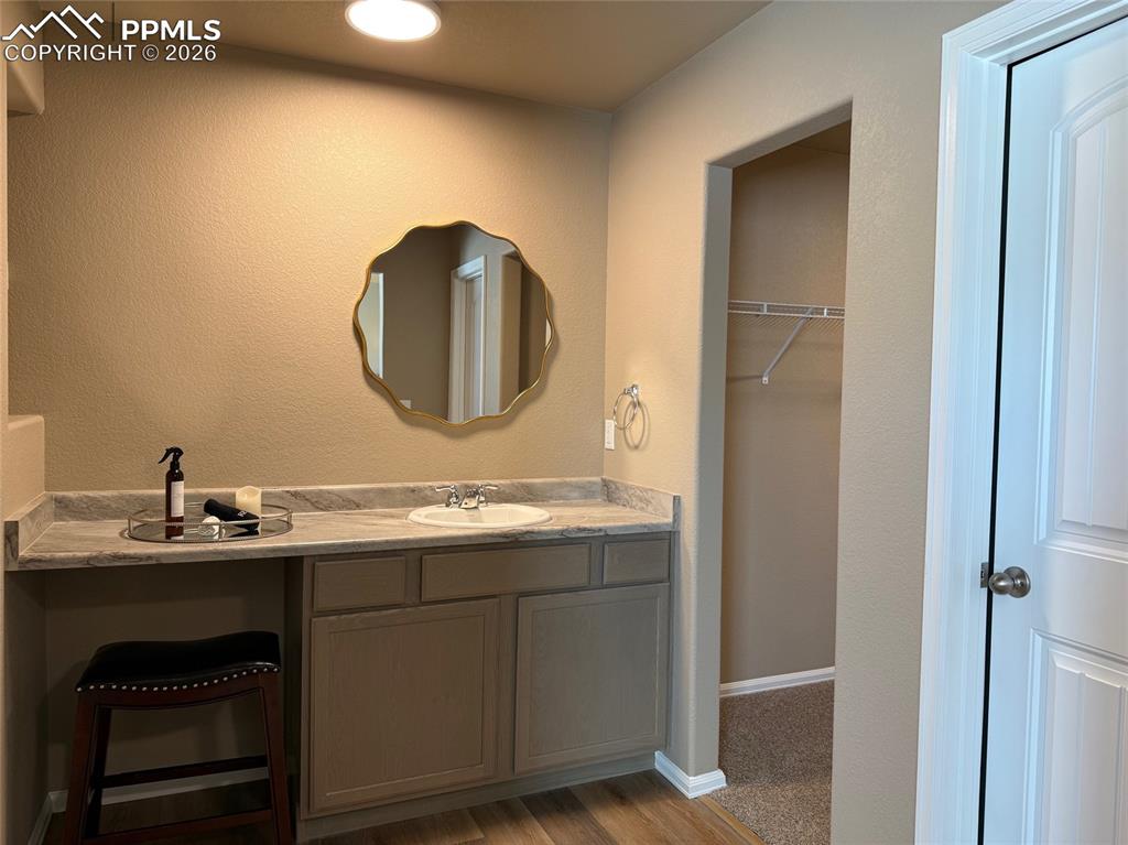 Image 26 of 40: Bathroom