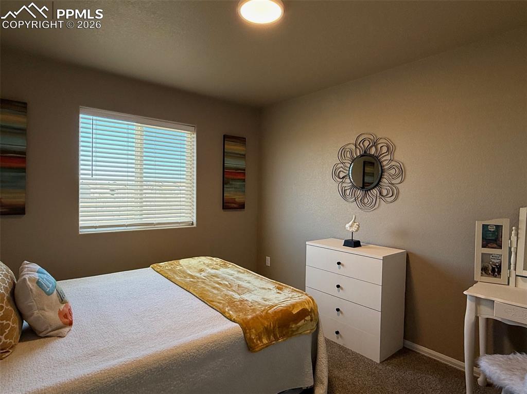 Image 38 of 40: Bedroom