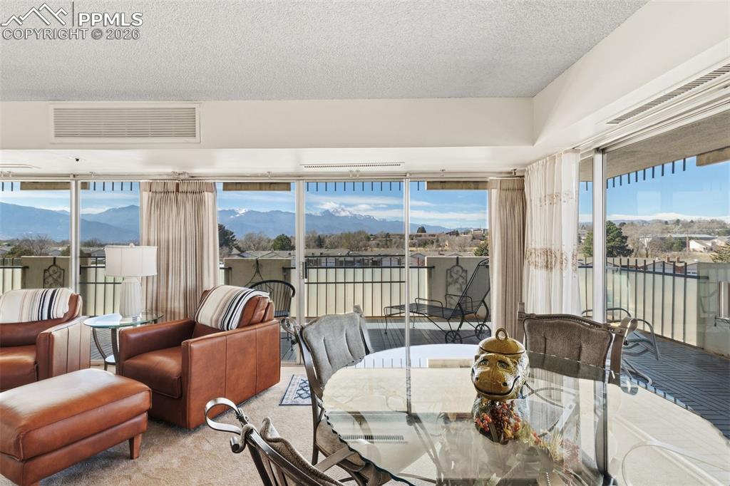 Image 16 of 38: Dining Area