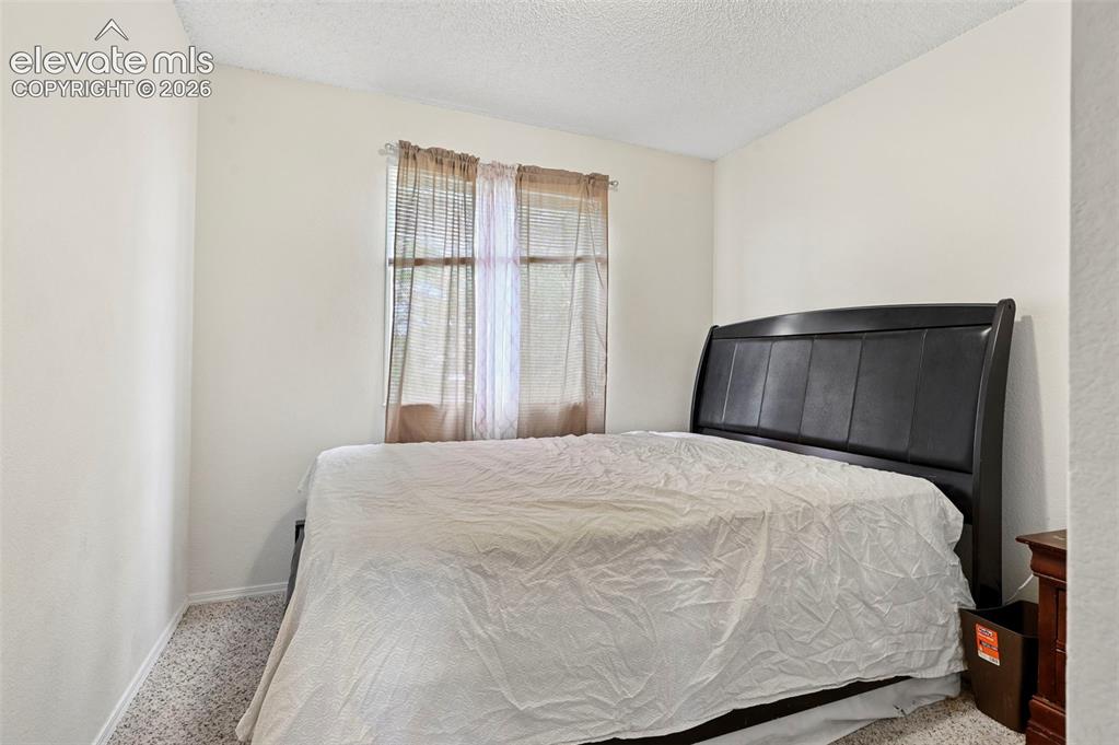 Image 10 of 32: Bedroom