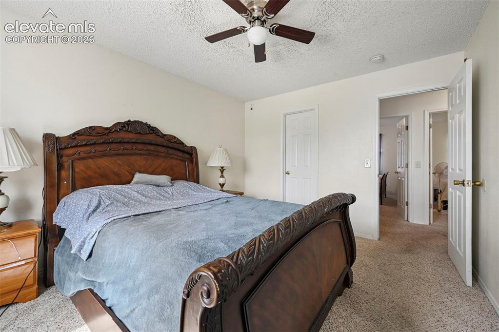 Image 16 of 32: Bedroom