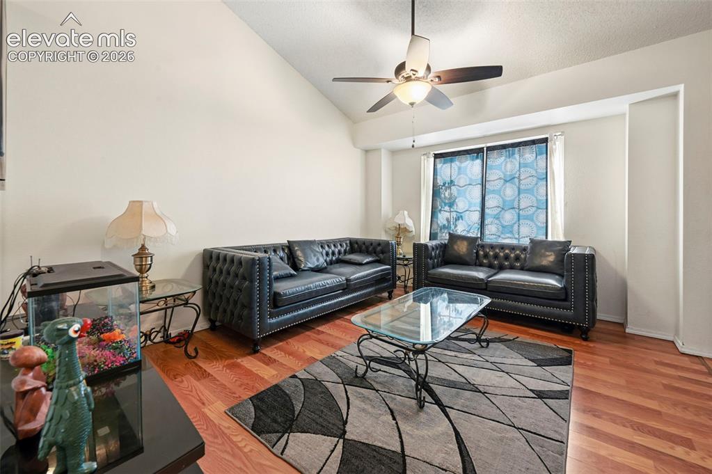 Image 4 of 32: Living Room