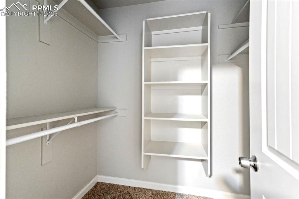Image 23 of 34: Closet