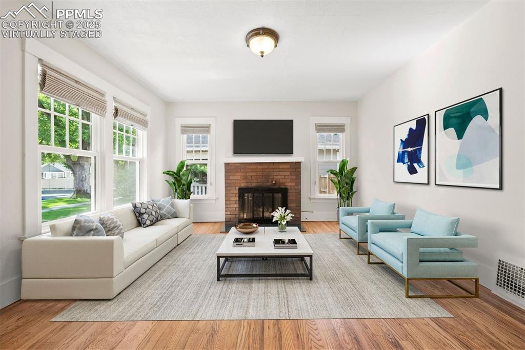 Image 7 of 49: Virtually Staged