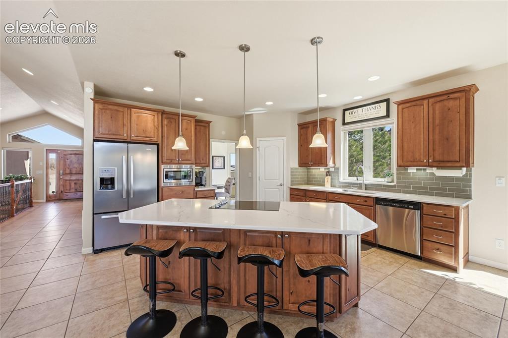 Image 14 of 36: Kitchen