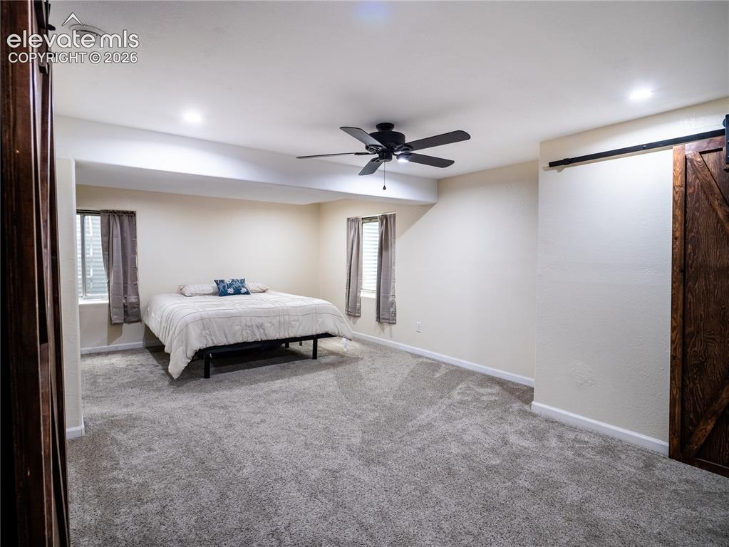 Image 20 of 30: Bedroom