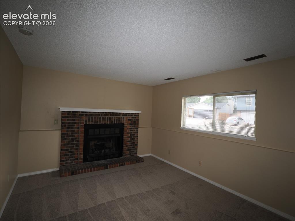 Image 18 of 28: Living Room