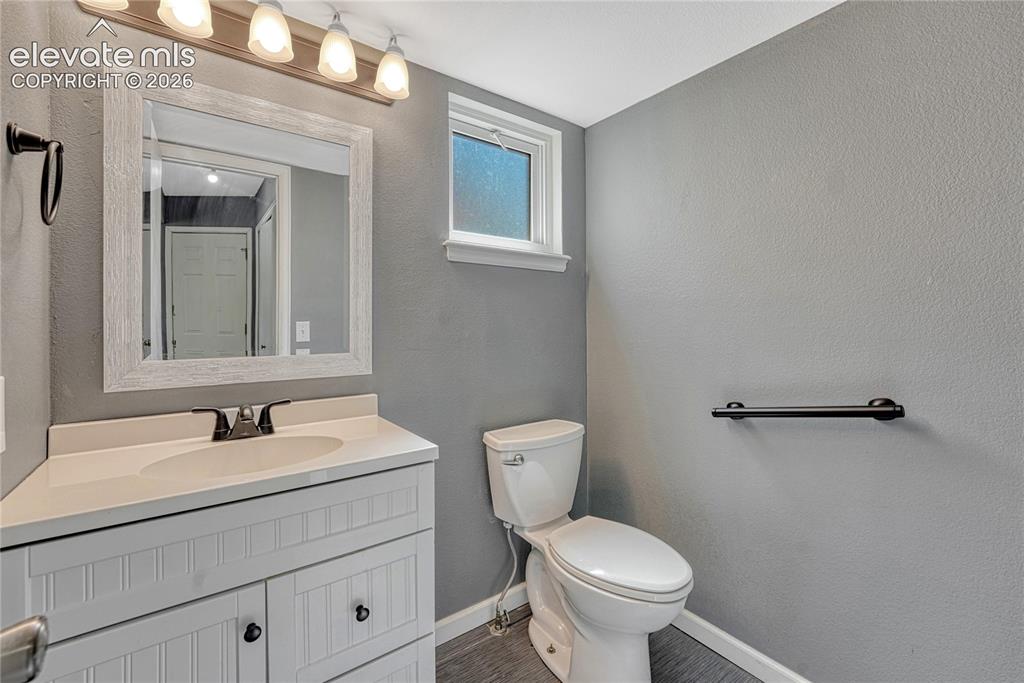 Image 18 of 44: Bathroom
