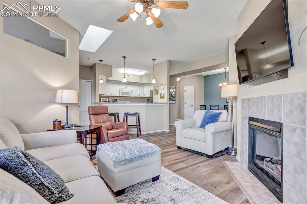 Image 19 of 34: Living Room