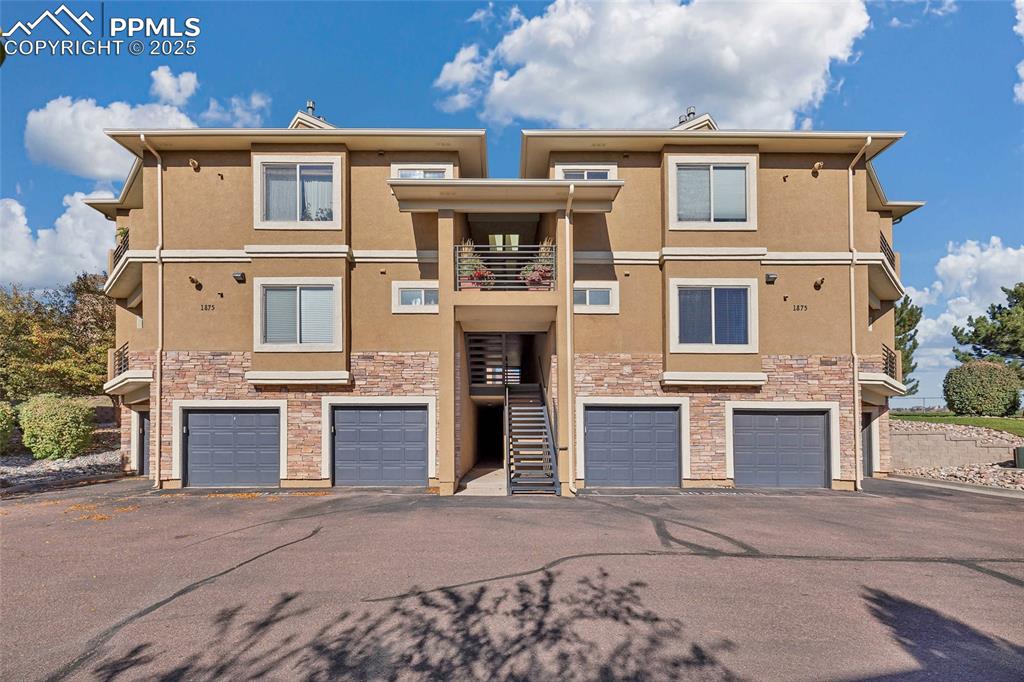 Image 2 of 34: Front of Structure